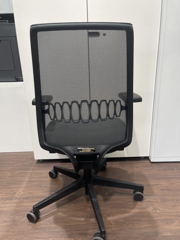 Fast Track -Delta Mesh Office Chair with integral lumbar support - Grey Seat Pad - Image 4
